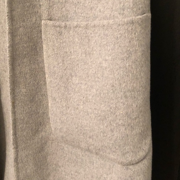 Like New Minimal Grey Sleeveless Duster - Picture 5 of 7